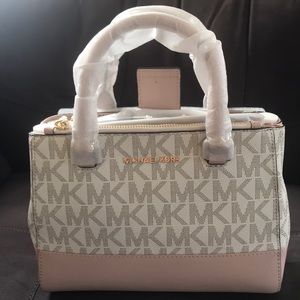 BRAND NEW MK PURSE
